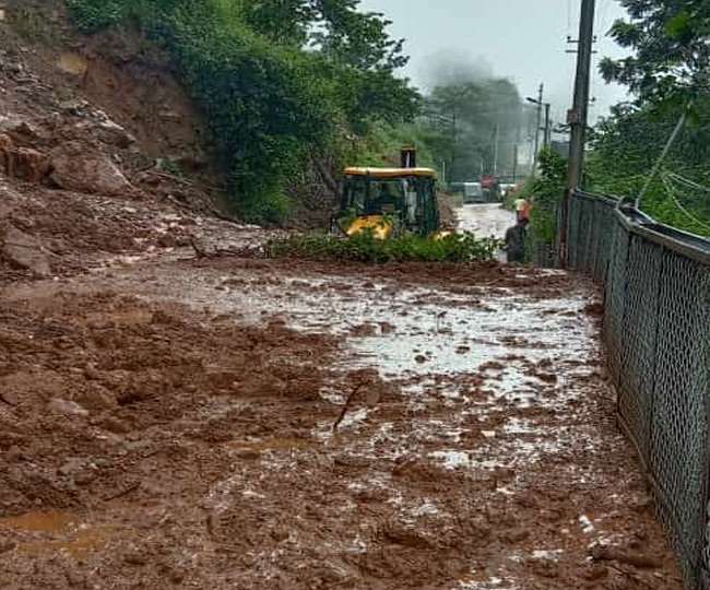 धारचूला, डीडीहाट, मुनस्यारी व बेरीनाग क्षेत्र में भारी बारिश ,थल-मुनस्यारी समेत कई मार्ग अवरूद्ध