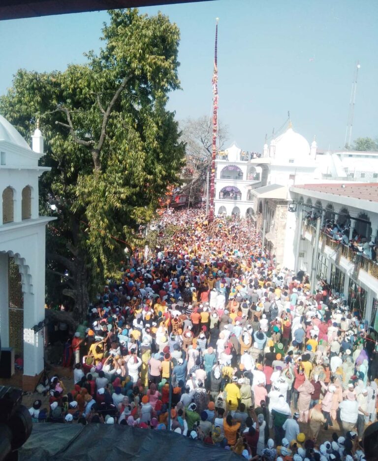 झंडे जी के आरोहण के साथ दून का ऐतिहासिक झंडा मेला शुरु एक माह