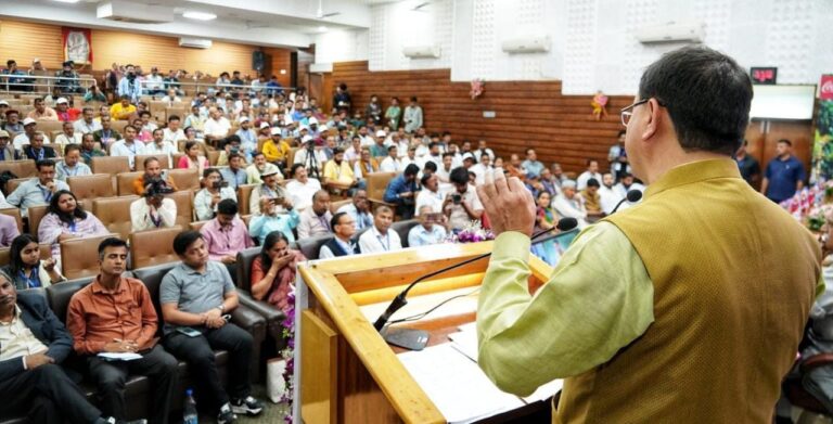 मुख्यमंत्री पुष्कर सिंह धामी ने संकल्प से परिवर्तन की ओर“ कार्यक्रम में प्रतिभाग किया