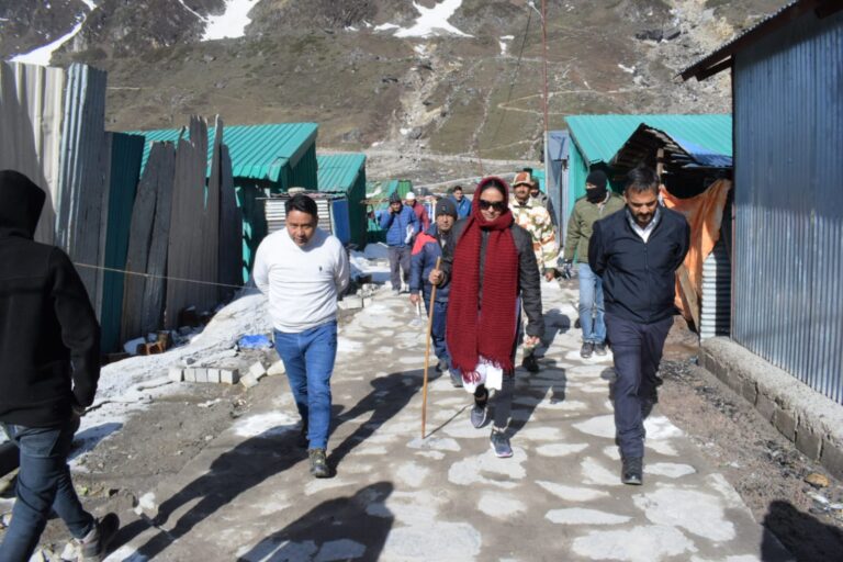 मुख्य सचिव ने कहा अतिरिक्त मजदूर लगाकर यात्रा से पहले पूरे करें सभी अनिवार्य कार्य