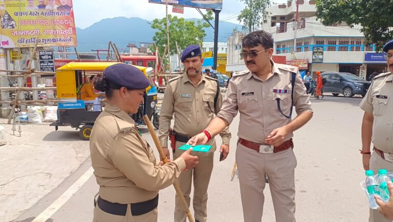 वरिष्ठ पुलिस अधीक्षक देहरादून द्वारा ऋषिकेश क्षेत्र का भ्रमण कर कावंड मेले में पुलिस व्यवस्थाओं का लिया जायजा