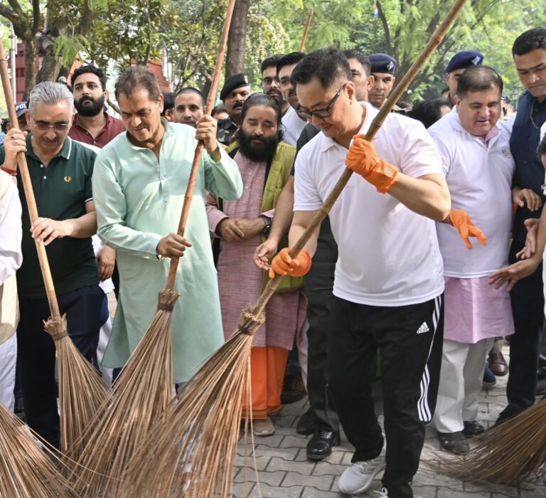 प्रधानमंत्री का उत्तराखंड से है विशेष लगाव,स्वच्छ भारत अभियान के तहत हर परिवार को शौचालय