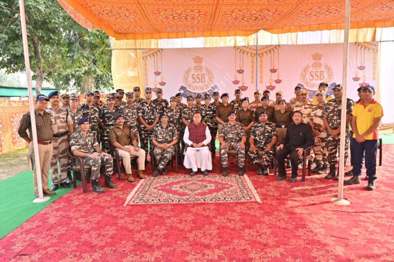 मुख्यमंत्री ने दीपावली मिलन कार्यक्रम में भूतपूर्व सैनिकों को किया सम्मानित,