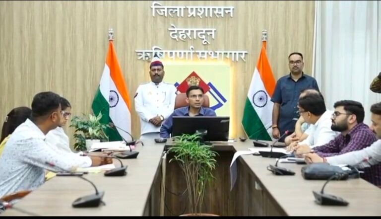 डेंगू और मलेरिया नियंत्रण हेतु जिलाधिकारी सविन बंसल का महत्वपूर्ण निर्देश