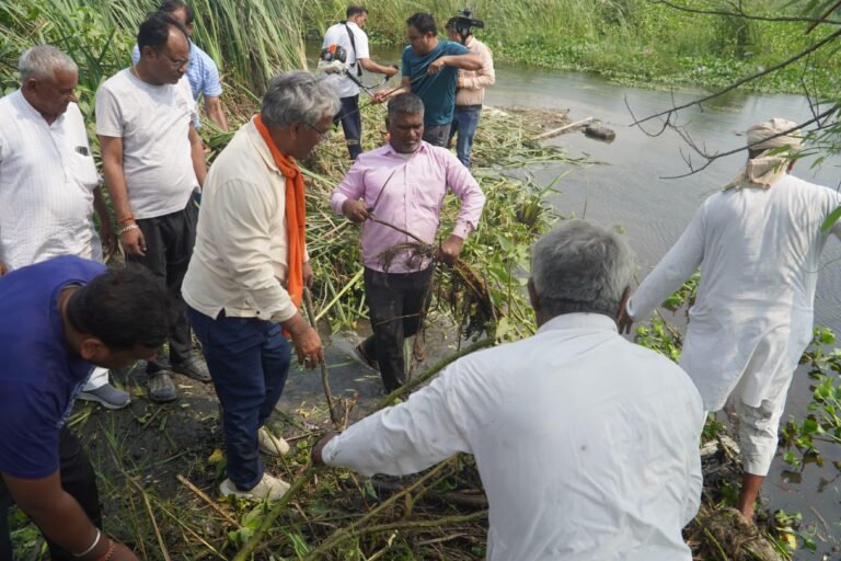 गंगा स्वच्छता में जनभागीदारी: सांसद हरिद्वार त्रिवेंद्र सिंह रावत ने चलाया बाणगंगा सफाई अभियान
