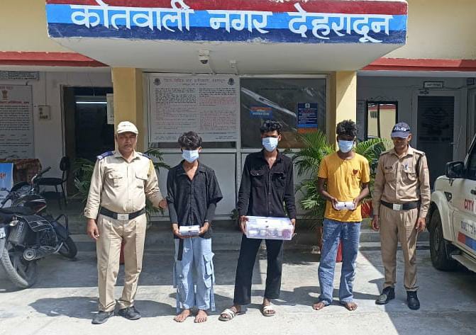कोतवाली नगर क्षेत्र में हुई नकबजनी की घटना का दून पुलिस ने किया अनावरण