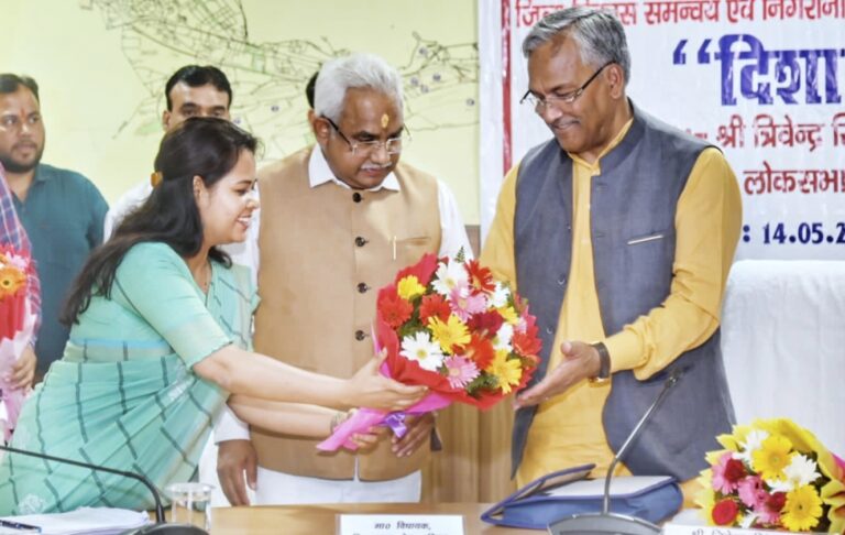 जनहित कार्यों में शिथिलता नहीं होनी चाहिए : त्रिवेंद्र