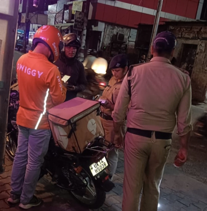 एसएसपी देहरादून के निर्देशों पर डिलीवरी बॉयज के सत्यापन हेतु दून पुलिस ने चलाया अभियान