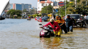 Karnataka | Rainwater enters houses in following heavy rainfall in Bengaluru