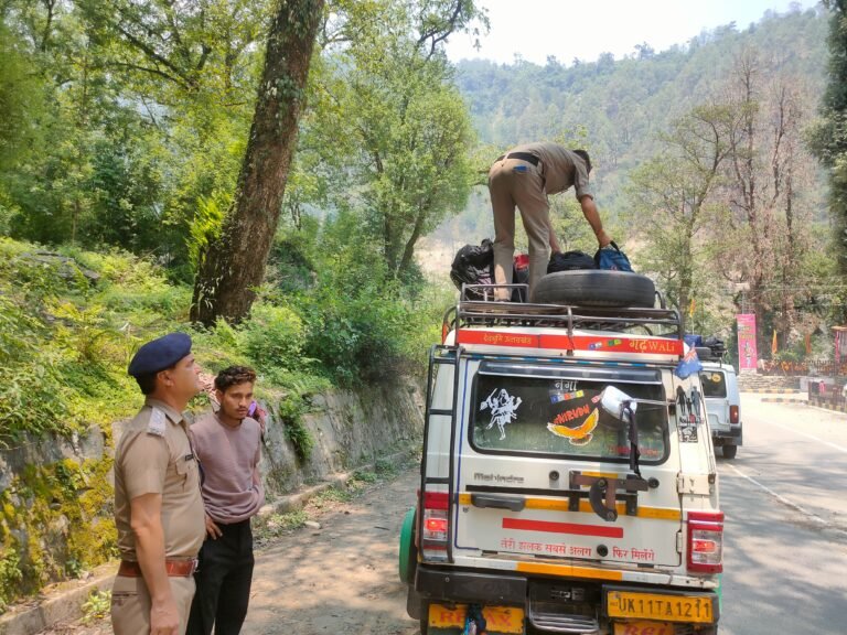 जनपद रुद्रप्रयाग पुलिस के स्तर से ऑपरेशन लगाम के तहत की जा रही सघन चेकिंग