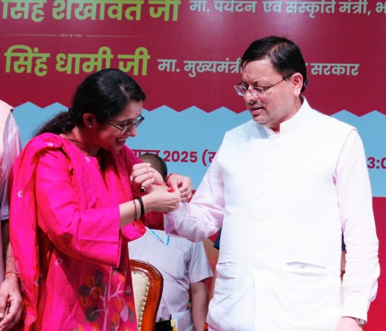 मुख्यमंत्री के रूप में नहीं, बल्कि एक भाई के रूप में मातृशक्ति की सेवा में सीएम धामी