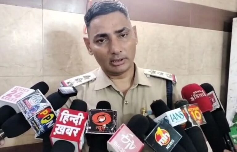 उत्तराखंड के पर्यटक स्थल पहाड़ों की रानी मसूरी के व्यापार मंडल एवं मसूरी स्वर्णकार एसोसिएशन के संयुक्त तत्वावधान में थाना मसूरी पुलिस का सम्मान समारोह आयोजित