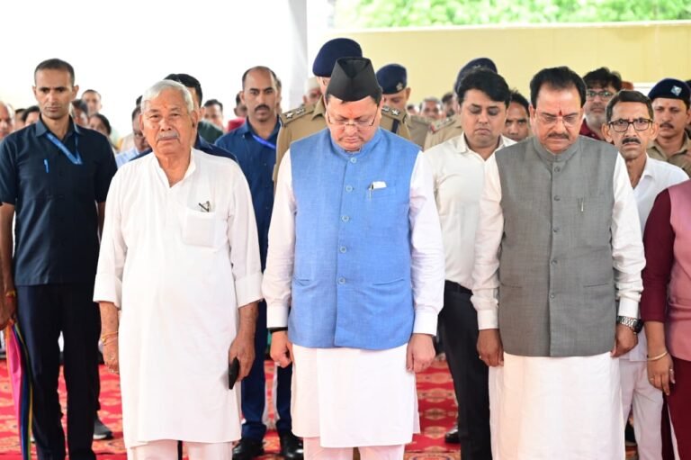 सीएम धामी ने खटीमा गोलीकांड के शहीदों को दी श्रद्धांजलि