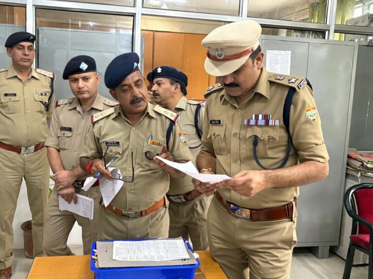 वरिष्ठ पुलिस अधीक्षक देहरादून द्वारा पुलिस कार्यालय का किया वार्षिक निरीक्षण