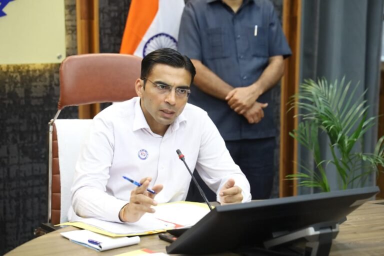 जिले के बड़े बकायेदारों पर जिला प्रशासन की कार्रवाई; सम्पति कुर्क