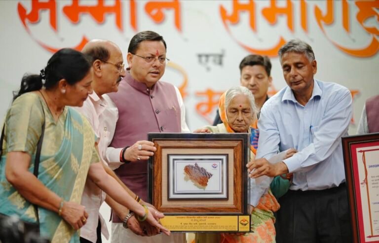 राज्य सरकार द्वारा साहित्यकारों को ‘उत्तराखंड साहित्य गौरव सम्मान’, ‘साहित्य भूषण’, ‘लाइफ टाइम अचीवमेंट’ पुरस्कारों के माध्यम से प्रोत्साहन