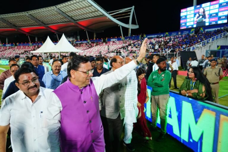 खेलों से जुड़ें युवा, जीवन में अनुशासन और टीमवर्क लाएं : मुख्यमंत्री धामी