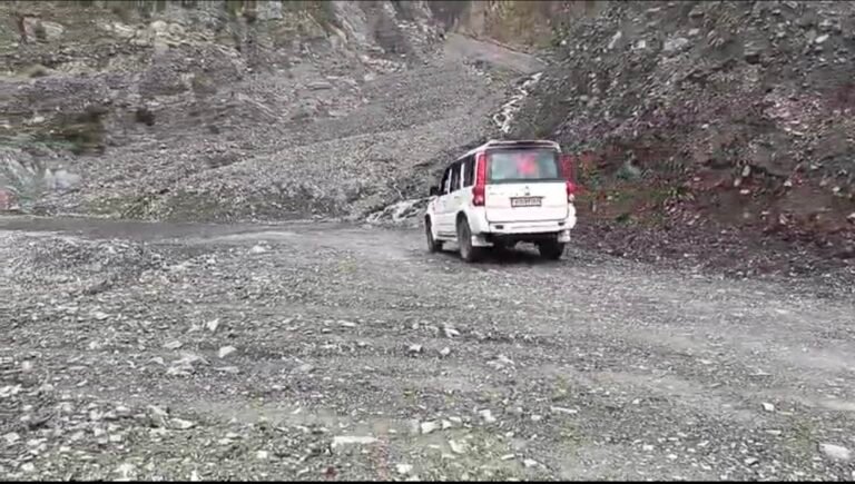 11 जुलाई को डीएम ने किया था आपदाग्रस्त क्षेत्र बटोली का निरीक्षण; आपदा राहत और रिलीफ कार्यों की डीएम स्वयं कर रहे हैं मॉनिटरिंग