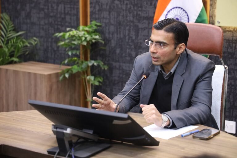 बड़ा एक्शन,827 शस्त्र धारकों के एक झटके में लाइसेंस निरस्त, सेखी बगारने लिए रखे गए मानक से अधिक शस्त्र, लाईसेंस निरस्त