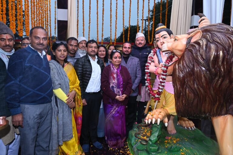 कोटद्वार के कण्वाश्रम में चक्रवर्ती सम्राट राजा भरत जी की भव्य मूर्ति का विधिवत उद्घाटन