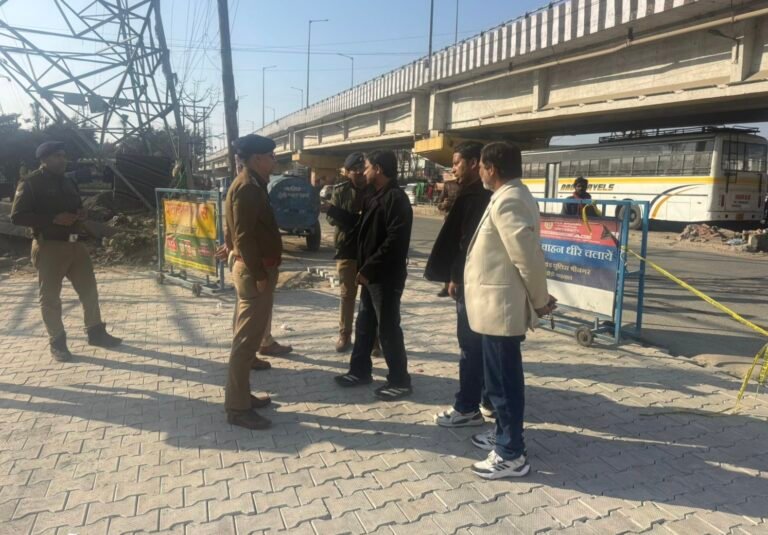 सड़क पर वाहन खडा किया तो भरना होगा भारी जुर्माना