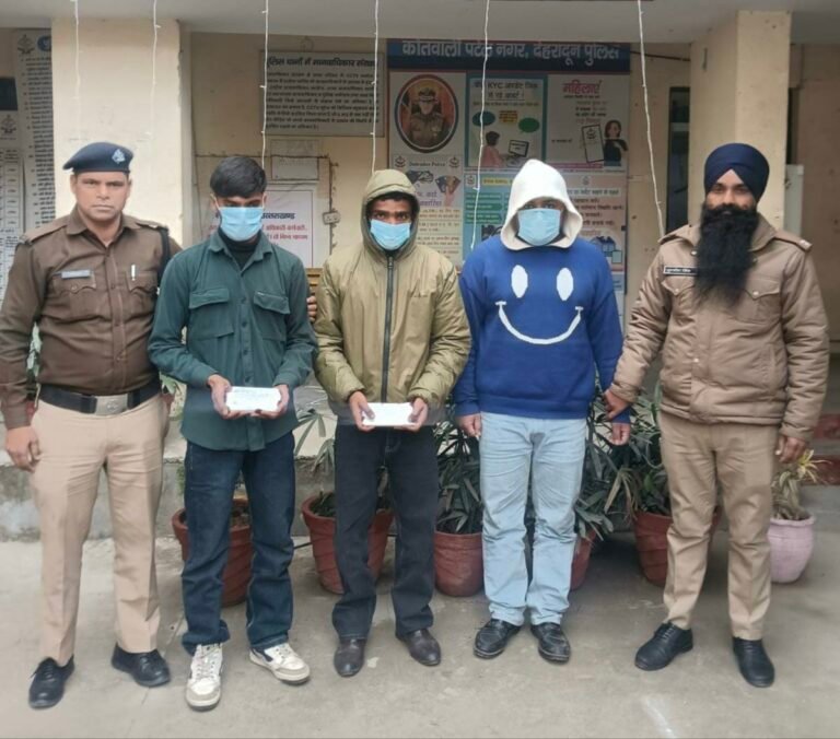 महंगे फोन का शौक ले पहुंचा सलाखों के पीछे,पटेलनगर क्षेत्र में हुई चोरी की घटना का दून पुलिस ने किया खुलासा