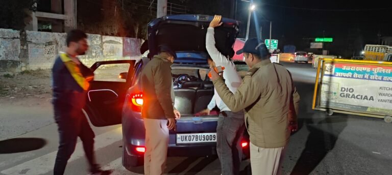एक्शन मे दून पुलिस कप्तान,पुलिस की बढ़ाई विजिबिलिटी,जनपद में 20 चैकिंग प्वांइट किये निर्धारित