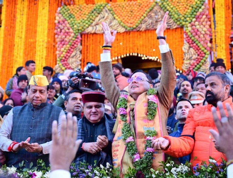 वैदिक मंत्रोच्चार के साथ खुले भगवान श्री बद्रीनाथ के कपाट, आस्था और उल्लास से गूंजा धाम