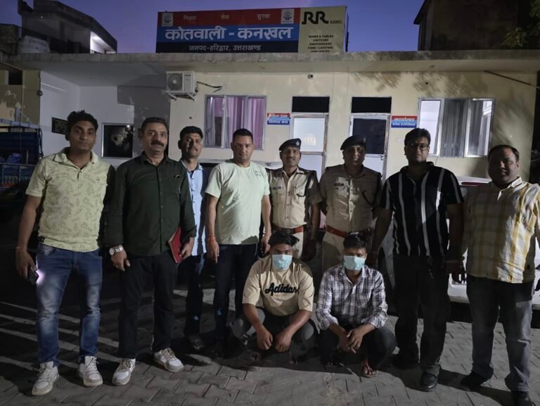लूट मे फरार हिस्ट्रीशिटर दो इनामी बदमाशों को किया गिरफ्तार