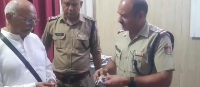 अतिथि देवो भव: के मूल मंत्र को किया चरित्रार्थ,यात्री के खोए हुए सामान को ढूंढ कर सकुशल किया हवाले