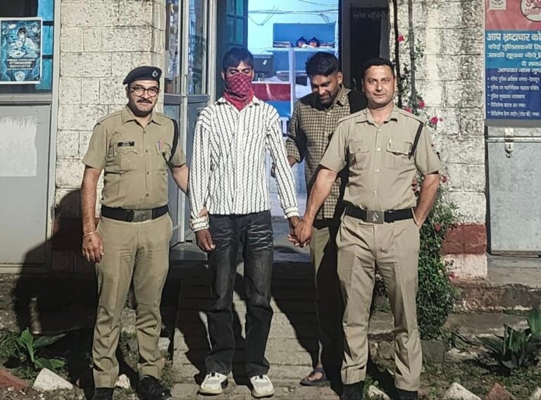 इंस्टाग्राम पर महिला के साथ अभद्रता दे डाली धमकी, दून पुलिस ने किया गिरफ्तार
