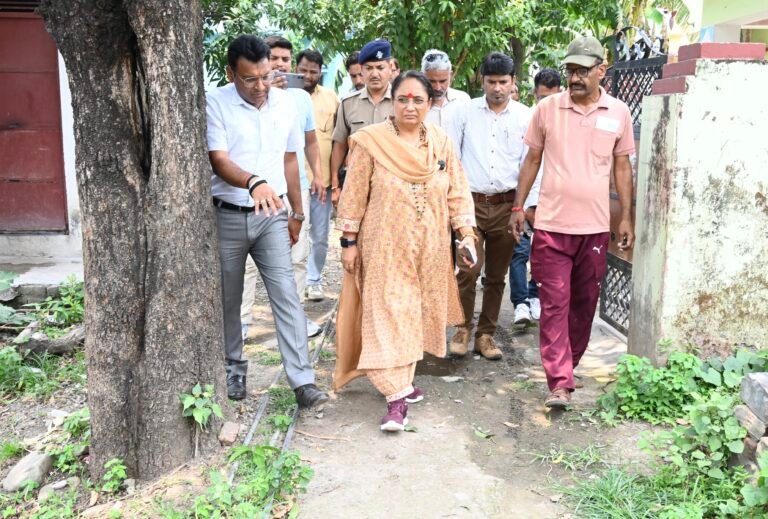 एडीबी द्वारा वित्त पोषित परियोजना के अंतर्गत वार्ड संख्या 04 से 26 तक संचालित विकास कार्यों का निरीक्षण