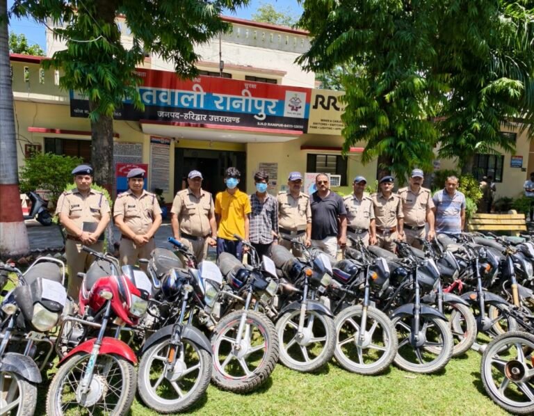 पुलिस की फिल्डिंग में फंसा ऑटोलिफ्टर गैंग, पर्दाफाश करते हुए गैंग के 02 सदस्य दबोचे