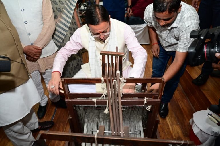 उत्तराखंड के पारंपरिक हस्तशिल्प और हथकरघा उत्पादों को राष्ट्रीय पहचान दिलाने की दिशा में निरंतर प्रयास