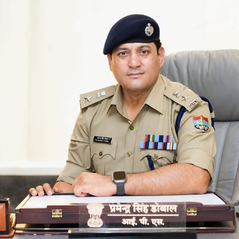 बरसात के कारण नदियों के जल स्तर में हो रही वृद्धि के दृष्टिगत नदी – नालों के किनारे रहने वाले लोगो को पुलिस द्वारा किया जा रहा सचेत