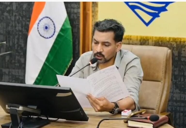 फर्जी तरीके से लोन दिलाने वाले एजेंटों के नेटवर्क को तोड़ने जिला प्रशासन ने कसी कमर