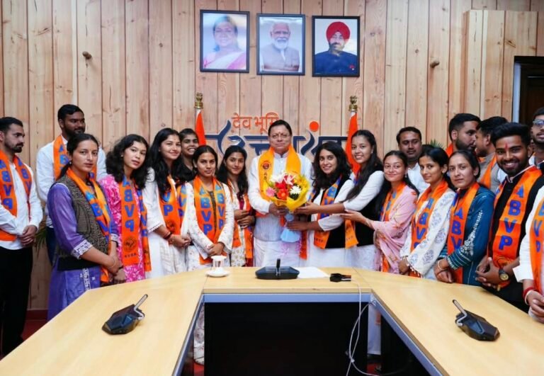 युवा प्रत्येक क्षेत्र में स्वयं को अपडेट रखें और भविष्य की चुनौतियों के लिए तैयार रहें : मुख्यमंत्री